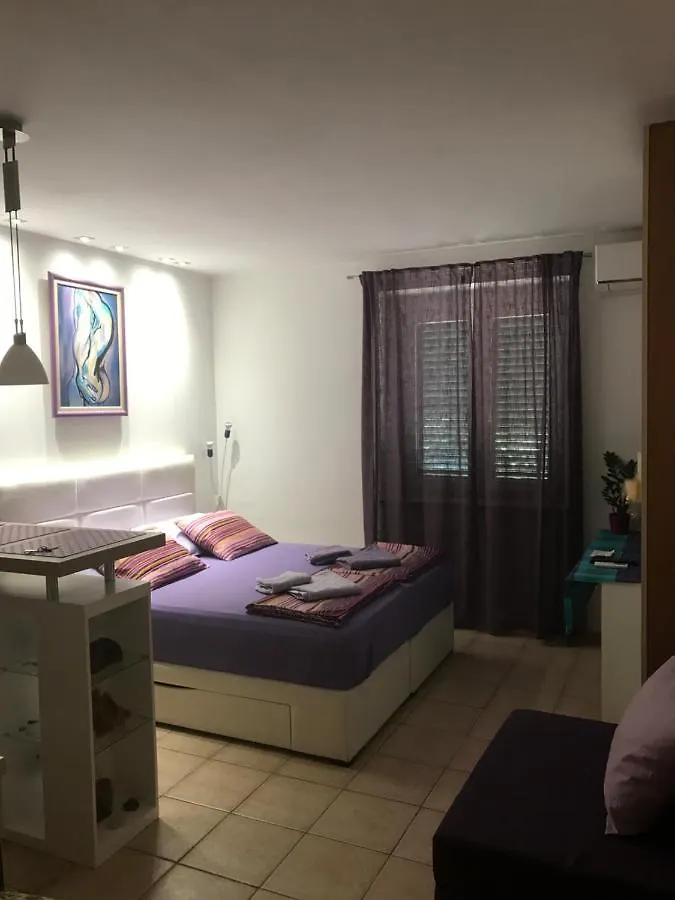 Studio Apartment Yess ,Split